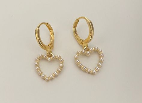 Charm size  approx 16mm x 14mm hoop size; 12mm x 12mm 18k GOLD plated earring set.  They are 18k Gold plated so can be worn everyday and keep their gorgeous gold colour and shine, longer than your standard.  *Shipping available for International orders * Shipped same/next business day * All jewelry come in a gift pouch ✨ * Message me if you have any questions or custom requests 💕 Pearl Heart Earrings, Preppy Jewelry, Pretty Jewelry Necklaces, Heart Accessories, Valentines Earrings, White Love, Pearl Heart, Jewelry Accessories Ideas, Girly Accessories