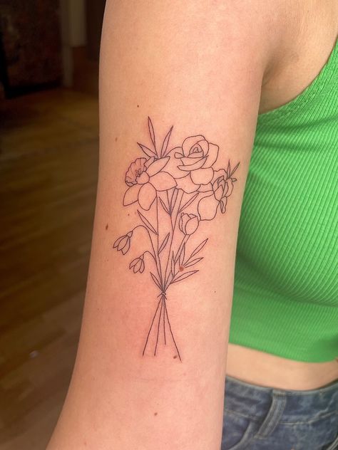 Daffodil And Roses Tattoo, Tattoo Bunch Of Flowers, Aster And Snowdrop Tattoo, Bunch Flowers Tattoo, Floral Bunch Tattoo, Flower Bunches Tattoo, Rose Daffodil Aster Tattoo, Daffodil Bunch Tattoo, Daffodil And Carnation Tattoo