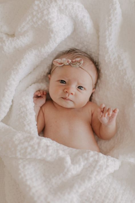 How To Take Newborn Pictures, Doing Your Own Newborn Photos, Newborn Photos To Take, Boho In Home Newborn Session, 3 Week Newborn Photos, Cute Newborn Photos, Indoor Newborn Photography Home, Cute Newborn Pictures, Newborn Photography Simple Natural