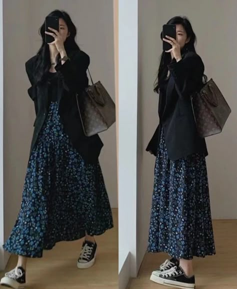 Casual Midi Skirt Outfit Winter, Aesthetic Modest Summer Outfits, Long Patterned Skirt, Korean Skirt Outfits, Fall Maxi Skirt Outfits, Long Skirt Design, Fall Maxi Skirt, Big Size Outfit, Rok Outfit