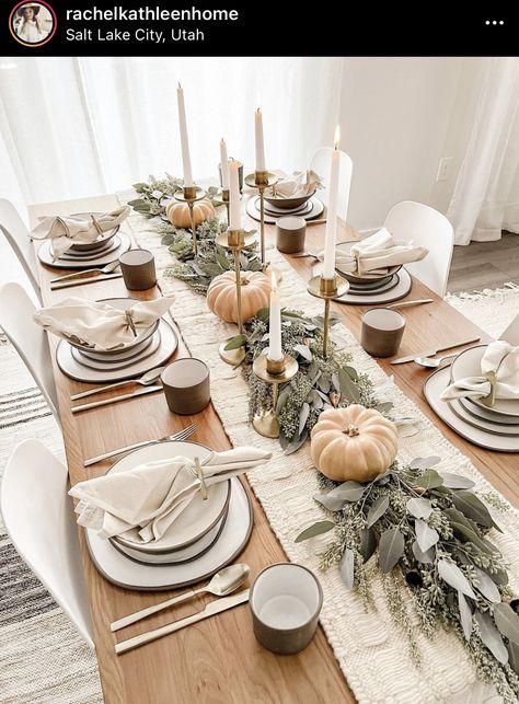 Fall Table Set Up Ideas, Dining Table Autumn Decor, Crate And Barrel Table Setting, Thanks Giving Dinner Table Setting, Fall Table Inspiration, Thanksgiving Table Settings Farmhouse, Thanks Giving Table Setup, Fall Party Set Up, Thanksgiving Table Farmhouse