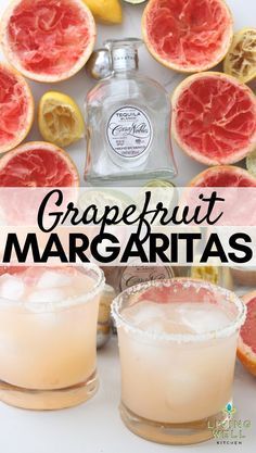 Lunch Drinks Alcohol, Grapefruit Margarita Recipe, Weather Party, Grapefruit Margarita, Grapefruit Recipes, Boozy Milkshake, Grapefruit Cocktail, Margarita Day, Winter Celebration