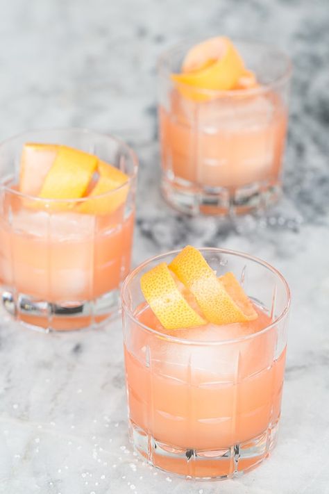 Tequila Based Cocktails, Paloma Recipe, Grapefruit Cocktail, Paloma Cocktail, Tequila Drinks, Sazerac, Fruity Cocktails, Cocktail Mix, Tequila Cocktails