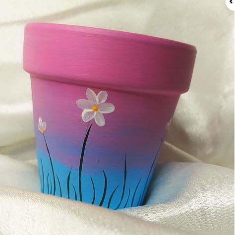 Cute Pots Painting Ideas, Clay Flower Pot Painting Ideas, Aesthetic Pot Painting, Flower Pot Painting Ideas Aesthetic, Macetas Aesthetic, Pottery Vase Painting Ideas, Painting Pots Ideas, Painted Pot Ideas, Terracotta Pot Painting Ideas