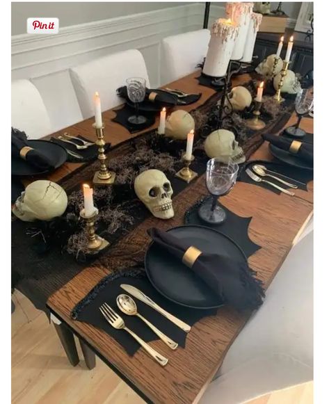 Halloween Decor Buffet Table, Skeleton Table Decor, Black Halloween Table Decor, Elegant Halloween Table Settings, Halloween Decoration Table, Goth Table Setting, Halloween Dinning Room Decorations, Classy Halloween Dinner Party, Halloween House Warming Party Ideas