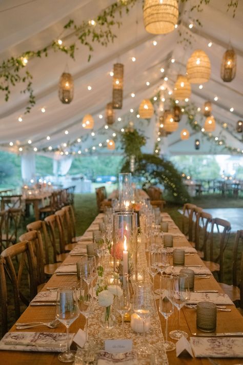 Tent Decor For Wedding, Tent Lights Wedding, Fall Wedding Indoor Ceremony, Backyard Reception Decor, Backyard Wedding Tent Decorations, Wildflower Tent Wedding, Summer Wedding Tent, Tent Garden Party, Outdoor Wedding With Tent