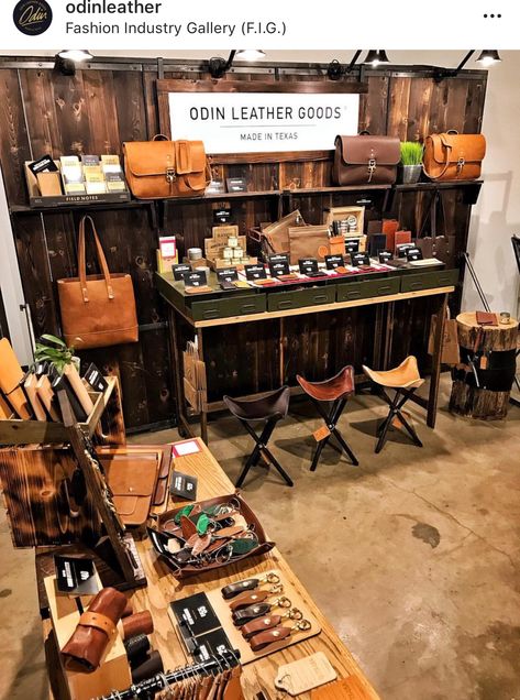 Leather Craft Show Display, Leather Display Ideas, Leather Craft Booth Displays, Organizing Leather Shop, Leather Retail Store, Vendor Booth Display, Belt Display, Craft Market Display, Vendor Displays