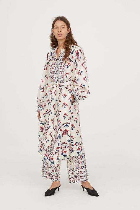 Break out of minimalism with these #bold pieces for #Spring - #patterned #printed #linen #kimono #set Kimono Set, Indian Prints, Printed Linen, Cool Costumes, Kimonos, Sliders, Linen Blend, Spring Fashion, Fashion Blog