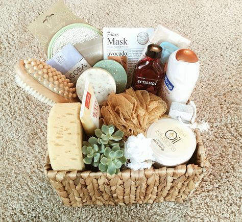 Bridal Shower Gift Basket • Spa basket • Pampering basket • bath gift • diy gift basket Boutique Gift Basket Ideas, Spa Giveaway Basket Ideas, Bridal Shower Self Care Gift Basket, Spa Theme Gift Basket Ideas, Spa Night Basket Ideas, Bubble Bath Basket, Bath Spa Gift Basket, Toiletries Gift Basket Ideas, Bath Themed Gift Basket