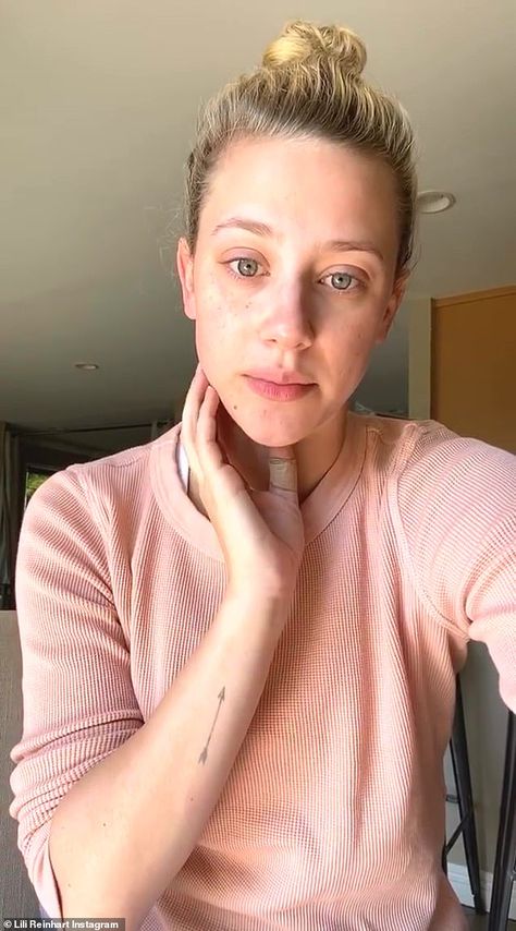 Alone: Lili Reinhart admitted that she feels 'like a prisoner' while having to be separate... Finnish Women, Deni Denials, Shopping Pictures, Justin Bieber Images, Bra Image, Video Call With Boyfriend Screen Photo, Dating Women, New Photo Download, Lili Reinhart