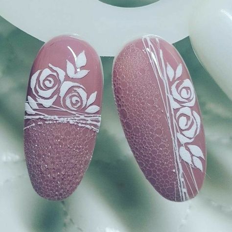 Rose Nail Art Designs, Bubble Nail Art, Valentine Nails Pink, Nail Art Wheel, Bubble Nails, Art Deco Nails, Rose Nail Art, Elegant Nail Art, Nail Drawing