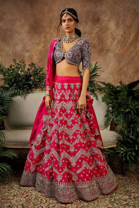 Reception Lengha, Scalloped Blouse, Jayanti Reddy, Ritu Kumar, Pink Lehenga, Traditional Indian Outfits, Embroidered Lehenga, Hem Blouse, Indian Couture