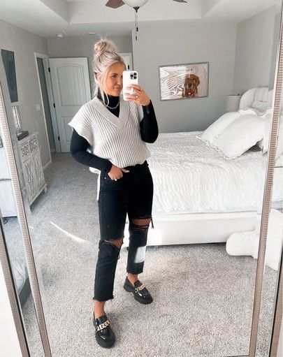 Fall Outfit Sweater Vest, How To Style A Sweater Vest Fall, Fall 23 Fashion Trends Women, Fall Fashion Looks 2023, Teacher Loafer Outfit, Womens Sweater Vest Outfit Fall Fashion, Sweater Vest Outfit Casual, Trendy Sweater Vest Outfit, Womans Loafers Outfit