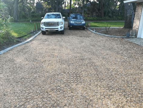 How to Extend a Driveway Without Breaking the Bank - TRUEGRID Pavers Limestone Driveway, Gravel Driveway Landscaping, Gravel Pavers, Driveway Materials, Grass Driveway, Driveway Parking, Gravel Drive, Beautiful Driveways, Driveway Edging