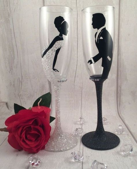 Wedding Glasses Diy Bride And Groom, Bride And Groom Glasses Champagne Flutes, Wedding Glasses For Bride And Groom, Wedding Champagne Glasses Diy, Wedding Glasses Decoration, Wine Glass Gifts Ideas, Bride Glasses, Wedding Glasses Diy, Bridal Glasses