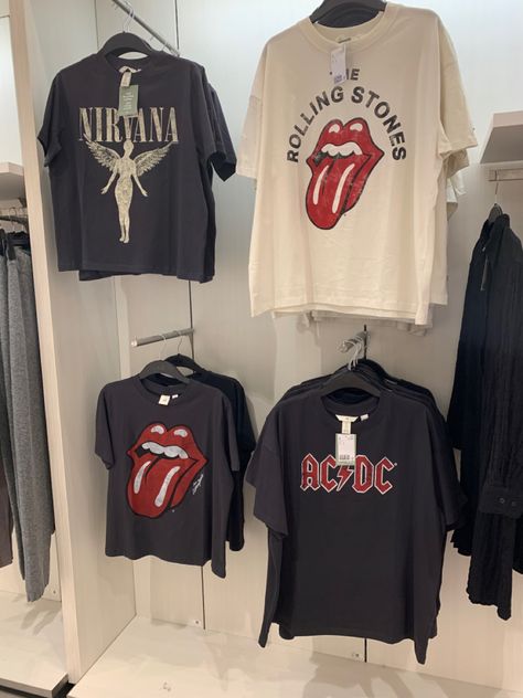 Aesthetic Prints For Tshirts, Aesthetic Band, Rolling Stones Tshirt, Band Tee Outfits, Nirvana Tee, Punk Girls, Rolling Stones Shirt, Band T Shirts, Over Size