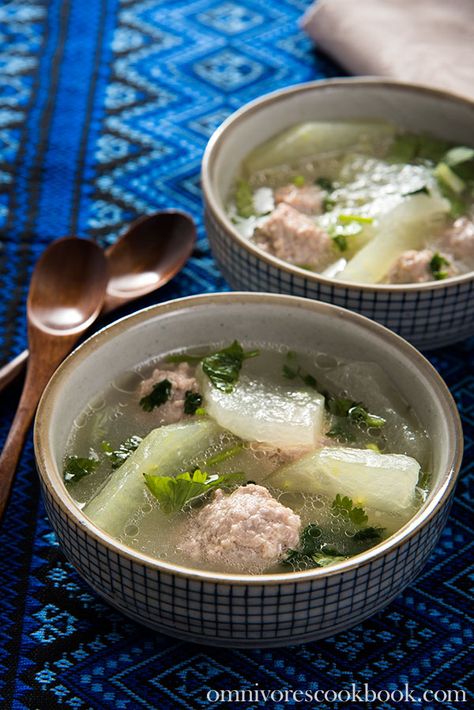 Winter Melon Soup, Confinement Food, Hmong Food, Broth Chicken, Chinese Soup Recipes, Melon Soup, Melon Recipes, Pork Broth, Khmer Food