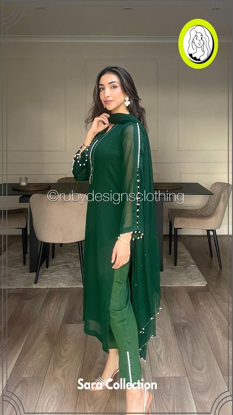 Elegant Kurti Sleeves and Neck Designs for 2024 Suit Design Sleeves, Suit With Pant Design, Organza Suit Sleeves Design, Designer Sleeves For Suits, Pakistani Suits Sleeves Design, Suits Sleeves Design Indian, Eid Look Ideas, Sleeves Suit Design, Pant And Kurti Designs