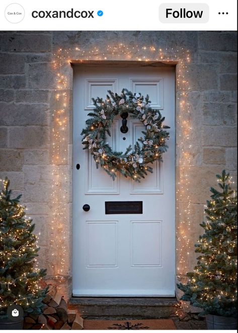 Fall Front Porch Decor Ideas, Front Porch Decor Ideas, Pre Lit Wreath, Christmas Front Door, Cox And Cox, Fall Front Porch Decor, Christmas Front Doors, Front Porch Decor, Christmas Interiors