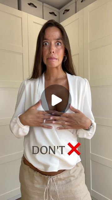 MARIA ALCALDE on Instagram: "✨ EASY SHIRT HACK ✨  #fashion #summer #shirt #hack #fashionhack #outfit #outfits #ootd #fashionstyle #fashionblogger #styleblogger #styleinspiration #stylefashion #outfitinspiration" Outfit With Lace Top, How To Wear Shirt Dress, 2024 Outfits Summer, Dress Over Shirt Outfit, Shirt Hacks Tips And Tricks, Summer Looks 2024, Outfit Hacks Tips, How To Style A Shirt, Hack Fashion