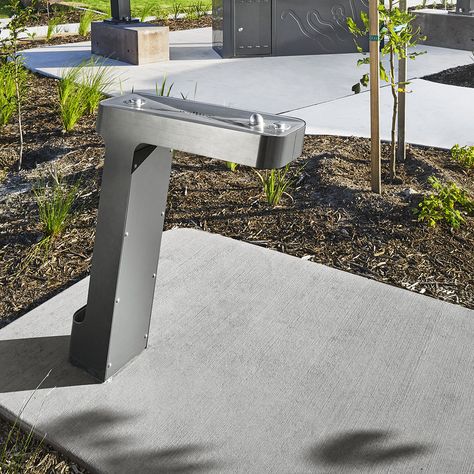 Scribbly Gum Park - Drinking Fountain Concrete Bench Outdoor, Outdoor Drinking Fountain, Landscape Architecture Park, Drinking Water Fountain, Fountain Outdoor, Water Fountain Design, Landscape Stairs, Dining Room Chairs Ikea, Urban Design Concept