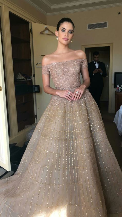 Gold Gown, Soiree Dress, Engagement Dresses, Fitted Tee, Dresses Elegant, Gala Dresses, Glam Dresses, Gorgeous Gowns, Great Dane