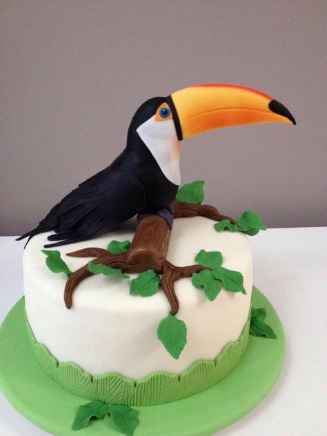 Tucano!!! Toucan Cake Ideas, Amazon Cake, First Birthday Cake Ideas, Bird Birthday Party, 21st Birthday Themes, Tropical Cake, Bird Birthday Parties, The Birds And The Bees, Bee Cakes