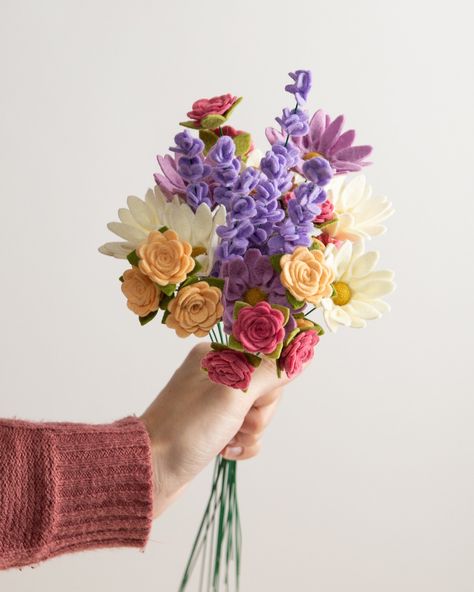 Bridal table flowers