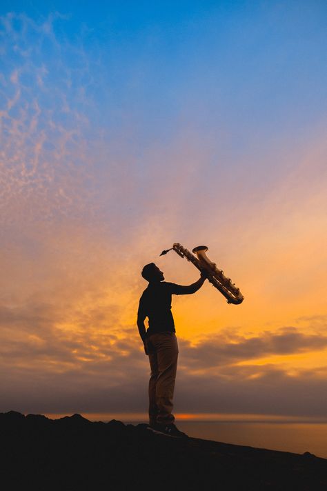 baritone sax Wallpaper - Peru/Huacho Baritone Saxophone Aesthetic, Saxophone Aesthetic Wallpaper, Sax Aesthetic, Saxophone Photography, Charlotte Aesthetic, Bari Sax, College Romance Books, Element Art, Baritone Sax