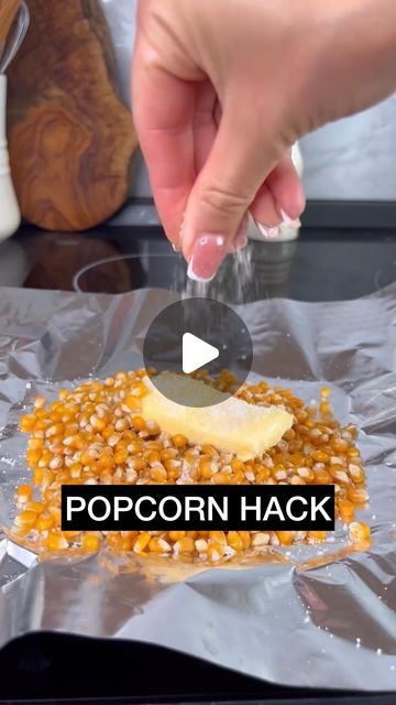 Foodporn ™ on Instagram: "Is this the greatest popcorn hack ever? 🤷🏽‍♂️🍿  With @alonaloewen" Popcorn Flavours Recipes, Best Homemade Popcorn, Diy Popcorn Flavors, Healthy Homemade Popcorn, Popcorn Cones Diy, Frozen Popcorn Chicken Recipes, Pan Popped Popcorn, Popcorn Kernels Crafts, Popcorn Balls No Corn Syrup