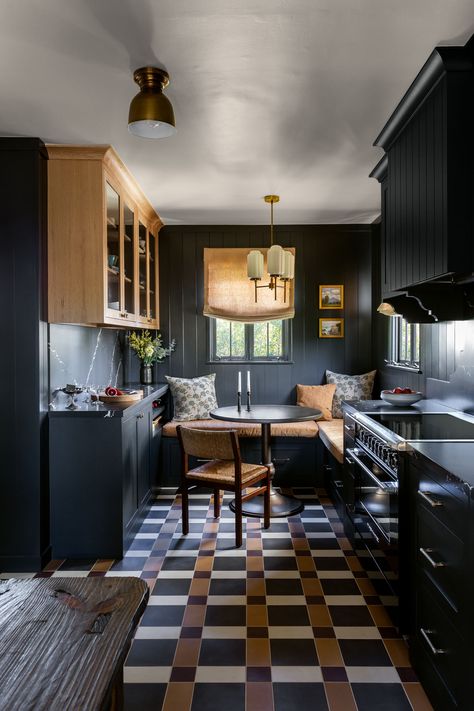 Statement Kitchen, Moody Kitchen, Checkered Floor, Small Kitchen Design, Dark Kitchen, Kitchen Nook, Unique Kitchen, Black Kitchens, Breakfast Nook