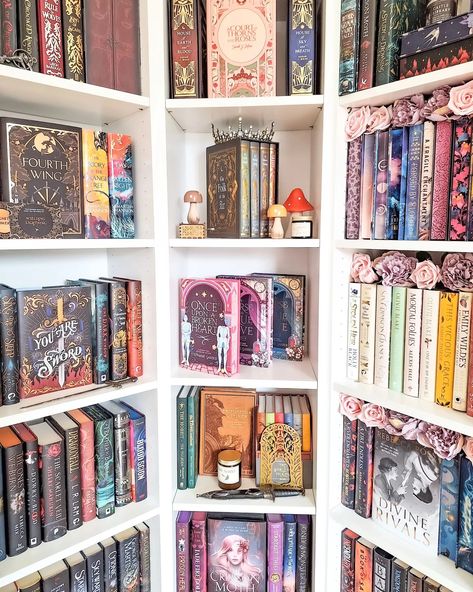 Heyy booksta, happy Friday 🩷 Our 8k giveaway is ending in a few hours so make sure to go enter before it's closed! I'll announce the winner on my stories this afternoon. #books #bookshelves #shelfie #bookstagram Book Shelves Decoration, Dreamy Bookshelves, Fantasy Bookshelves, Book Shelf Ideas Bedroom, Bookstagram Bookshelves, Bookshelves Decorating, Dream Bookshelves, Book Corner Ideas Bedroom, Bookshelf Goals