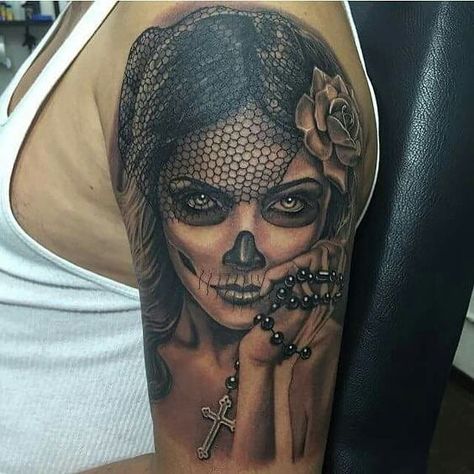 I N S T A. T A T T O O on Instagram: “This piece is absolutely beautiful! Tag someone who should be following @insta_tattoo100” Sugar Skull Tattoos, La Catrina Tattoo, La Muerte Tattoo, Mexican Tattoo, Catrina Tattoo, Skull Girl Tattoo, Skull Sleeve, Skull Sleeve Tattoos, Chicano Tattoos