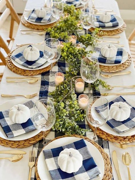 20 Thanksgiving Table Settings for Adults - Lady Celebrations Navy Blue Thanksgiving Table, Blue And White Thanksgiving Table, Easy Thanksgiving Tablescapes, Decorate Thanksgiving Table, Plaid Thanksgiving Table, Thanksgiving Table Settings Rustic, Gingham Decor, Thanksgiving Table Settings Centerpieces, Thanksgiving Table Settings Elegant