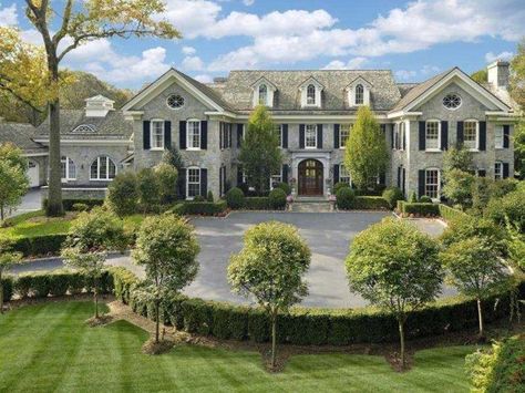 Greenwich, CN, USA - 6 bedrooms, 7 bathrooms, wine cellar, golf green - 4,815 sq.m. - $13,000,000. Stone Mansion, Dream Mansion, Large House, Fancy Houses, Mansions Luxury, Waterfront Homes, Dream House Exterior, House Goals, Big Houses