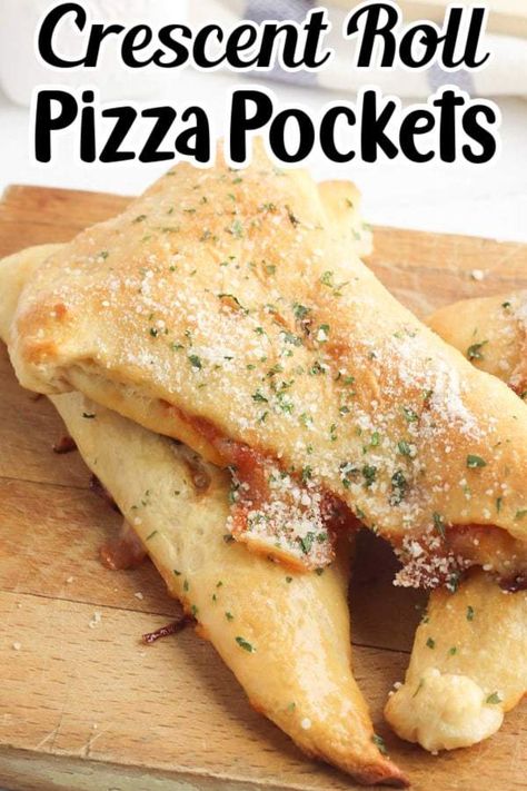 Crescent Roll Pizza Pockets Pin Bread Braids, Crescent Pizza, Pizza Pockets Recipe, Hot Pocket Recipes, Crescent Roll Recipes Dinner, Homemade Pizza Pockets, Easy Crescent Rolls, Homemade Crescent Rolls, Tonights Dinner