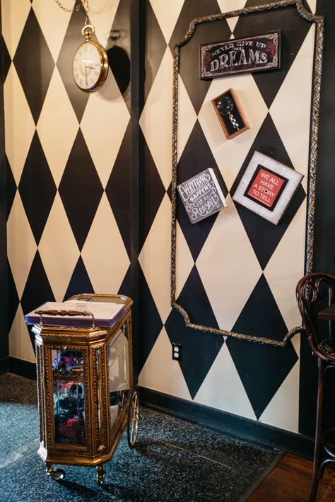 Mad Hatter Room Decor, Mad Hatter Dining Room, Down The Rabbit Hole Sign, Alice In Wonderland Home Aesthetic, Alice And Wonderland Bathroom, Alice In Wonderland Bathroom Ideas, Alice In Wonderland Dining Room, Mad Hatter Decor, Alice In Wonderland Room Aesthetic