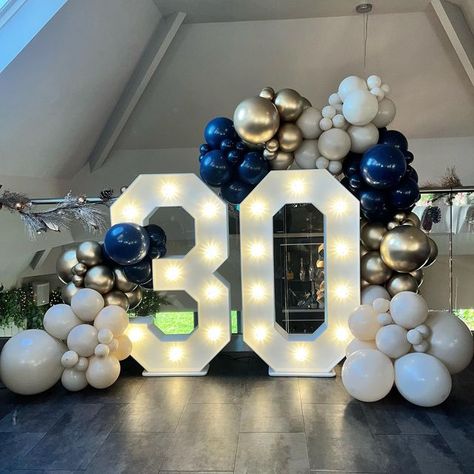 Led Numbers With Balloons, 30 Light Up Numbers With Balloons, 30th Balloon Arch, Balloon Arch With Marquee Numbers, 30 Birthday Balloon Ideas, Light Up Numbers With Balloons, Marquee Numbers With Balloons, Balloon Display Ideas, Light Up Numbers