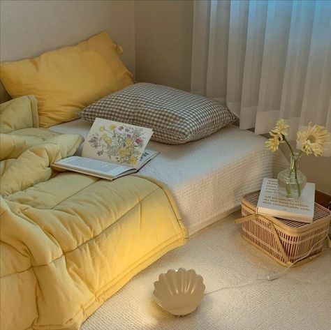 Yellow Room, Dekorasi Kamar Tidur, Pastel Room, Yellow Bedroom, Aesthetic Rooms, Pretty Room, Room Design Bedroom, Yellow Aesthetic, Cute Room Decor