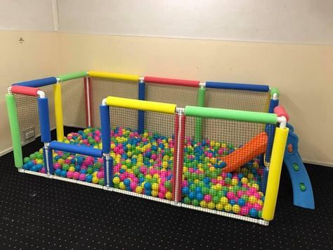 ballpitfinal Diy Ball Pit, Kids Ball Pit, Indoor Play Area, Sensory Room, Home Daycare, Daycare Ideas, Toy Room, Best Kids Toys, Kids Play Area