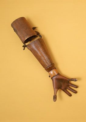 Piano player Roydon prosthetic arm, 1904 Merle Highchurch, Magnus Burnsides, Taz Balance, Prosthetic Limbs, Prosthetic Arm, Adventure Zone, The Adventure Zone, Piano Player, Found Object Art