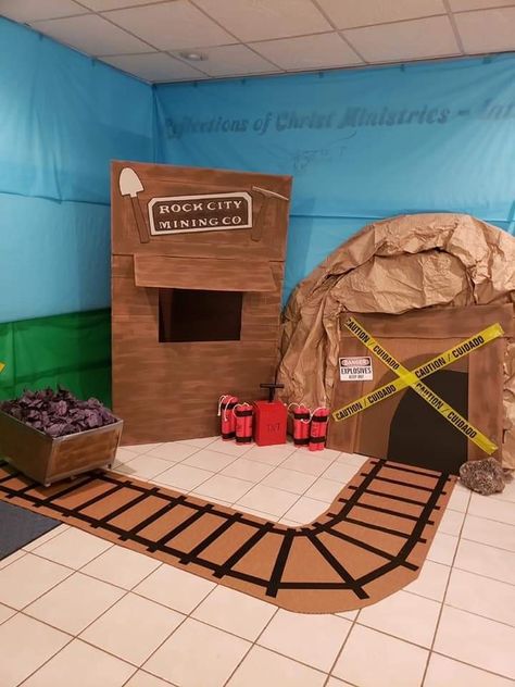 Vbs Train Theme, Train Vbs Decorations, Train Decorations, Train Vbs, Train Theme Classroom, Cardboard Train, Polar Express Christmas Party, Train Crafts, Train Projects