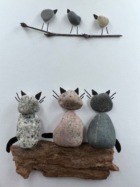 Cat Beach Glass Art, Seashell Cat Craft, Cat Rock Art, Cat Pebble Art, Rock People Craft Pebble Art, Rock Pictures Diy Pebble Art, Pebble Art Ideas Inspiration, Pebble Art Cats, Pebble Art Ideas