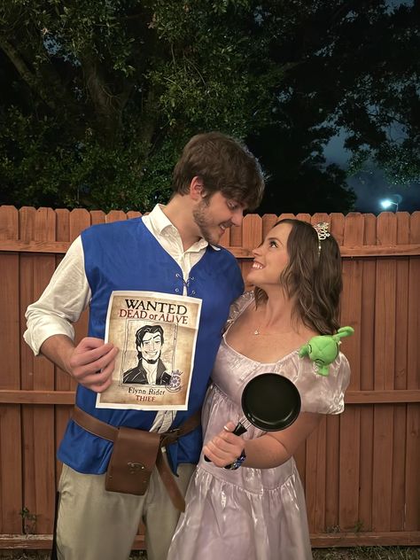 Couples Costume Ideas Brunette, Couples Halloween Costume Iconic, Halloween Costumes With Couples, Rapunzel And Flynn Couples Costume, Couple Halloween Costumes Rapunzel And Flynn, Cute Couple Halloween Costumes Diy, Couples Halloween Costume For Brunettes, Cute Couple Ideas For Halloween, Flynn Rider Diy Costume