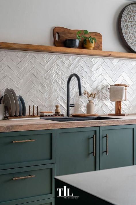 70 Eye-Catchy Herringbone Tile Backsplashes - DigsDigs Green Kitchen Cupboards, White Herringbone Tile Backsplash, Herringbone Kitchen Backsplash, Small Kitchen Backsplash, Butcherblock Countertops, White Herringbone Tile, Herringbone Tile Backsplash, Herringbone Kitchen, Herringbone Tile Floors