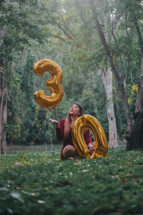 Number Balloons Photoshoot, 30th Birthday Photoshoot, Disney Dress Up, 15 Birthday, 32 Birthday, Birthday Wishes For Friend, Thirty Birthday, Outdoor Birthday, Turning 30