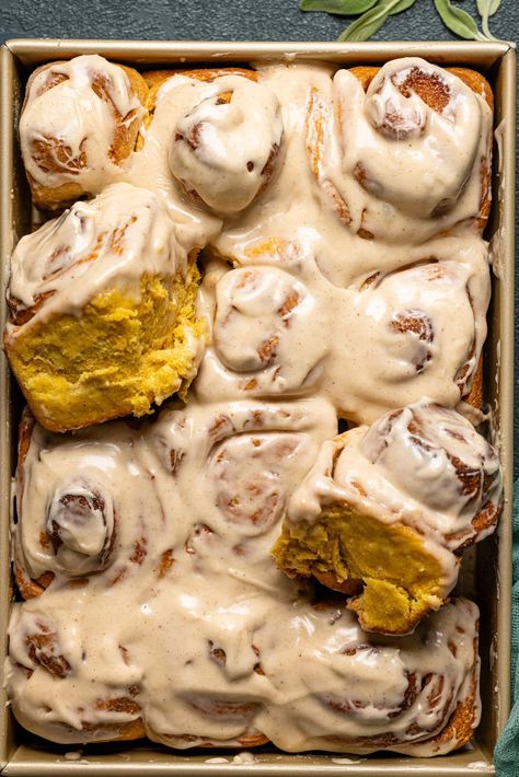 If you're a lover of Fall spices and sweet flavor, then these Homemade Pumpkin Chai Cinnamon Rolls are the best thing you’ll ever taste! Cinnamon Date Rolls, Loopy Whisk Cinnamon Rolls, Fall Cinnamon Desserts, Chai Cinnamon Buns, Chai Tea Baking Recipes, Orange Cardamom Cinnamon Rolls, Chai Spice Cinnamon Rolls, Cozy Fall Dessert Recipes, Breakfast Fall Recipes