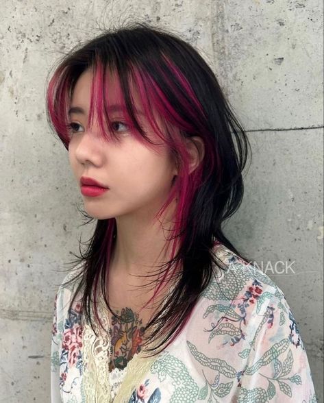 Short Hair Haircolour, K Pop Hair Dye Ideas, Half Light Brown Half Dark Brown Hair Split, Bleached Bangs And Underneath, Black And Pink Hair Bangs, Hair Streaks Short Hair, Pink Streaks In Brown Hair Short, Alternative Hair Bangs, Streak Of Color In Hair