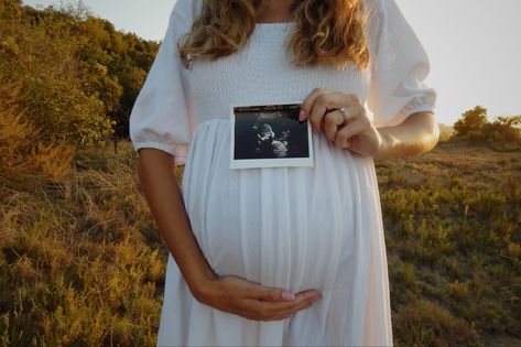 Sonogram Maternity Photos, Maternity Pictures With Sonogram Picture, Maternity Photo Shoot Ideas Ultrasound, Maternity Photography With Ultrasound, Maternity Pictures With Ultrasound Pic, Sonogram Picture Ideas, Maternity Shoot Ultrasound, Maternity Photography Solo, Solo Maternity Shoot