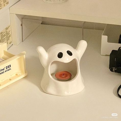 Halloween Room, Sculpture Art Clay, Tanah Liat, Clay Diy Projects, Clay Crafts Air Dry, Pottery Crafts, Cute Clay, Clay Art Projects, Ceramics Projects